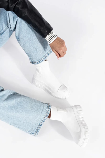 Initte kleur hoog schoenen... 2