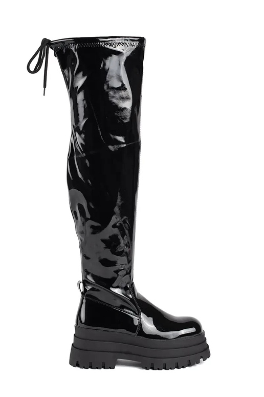 zInart gelakt musketiers met platform zInart gelakt musketiers met platform