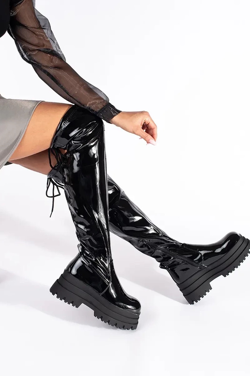 zInart gelakt musketiers met platform zInart gelakt musketiers met platform