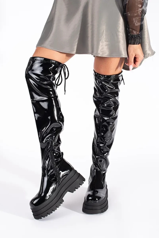 zInart gelakt musketiers met platform zInart gelakt musketiers met platform