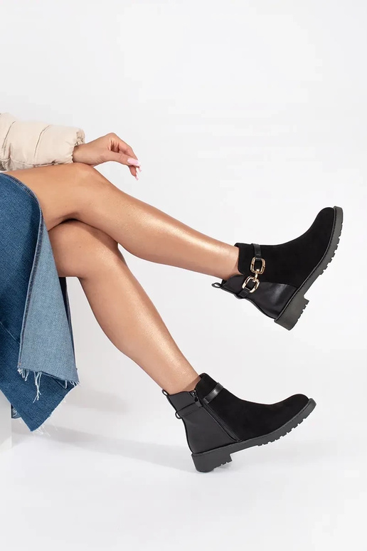 Zwarte damesschoenen met decoratieve... Zwarte damesschoenen met decoratieve...