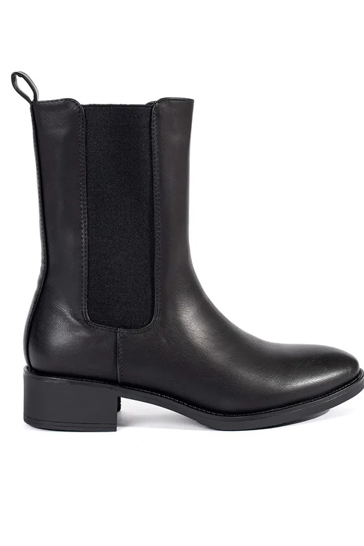 zwarte damesschoenen op een lage paal zwarte damesschoenen op een lage paal