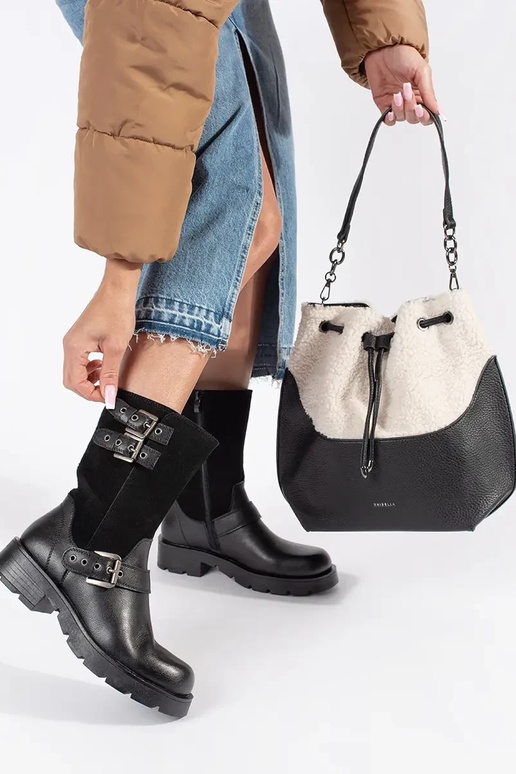 Zwarte leren damesschoenen met gespen...