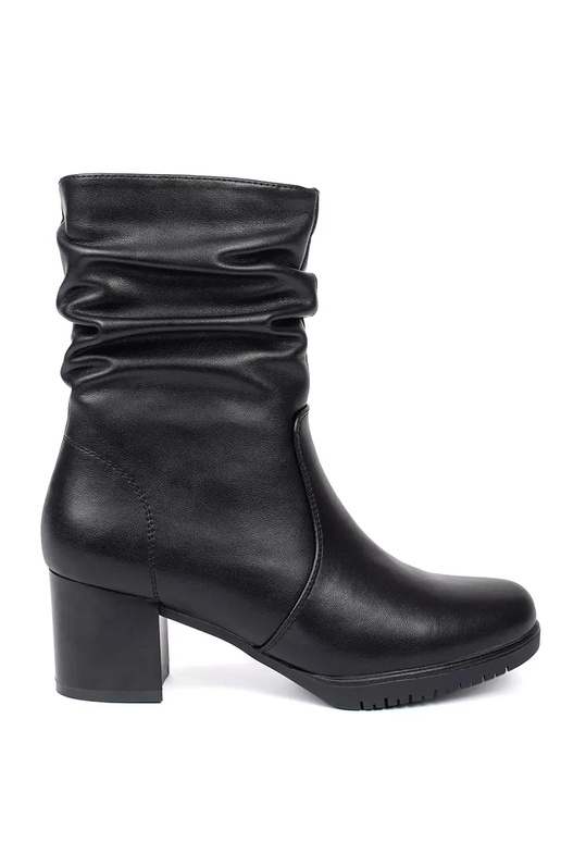 Zwart leren damesschoenen met franjes... Zwart leren damesschoenen met franjes...