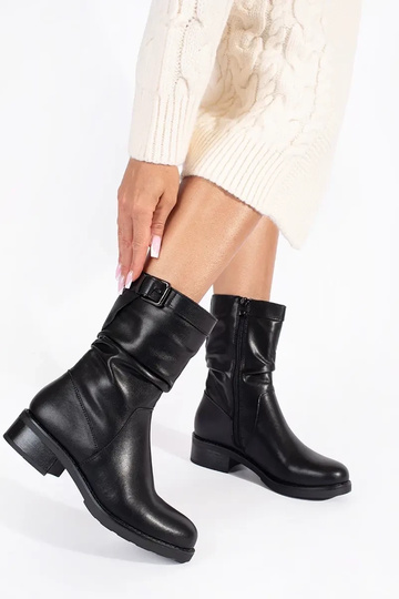 zwart lederen geïsoleerde... 2