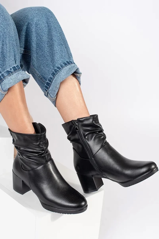 zwarte leren dameslaarzen met hak en... zwarte leren dameslaarzen met hak en...