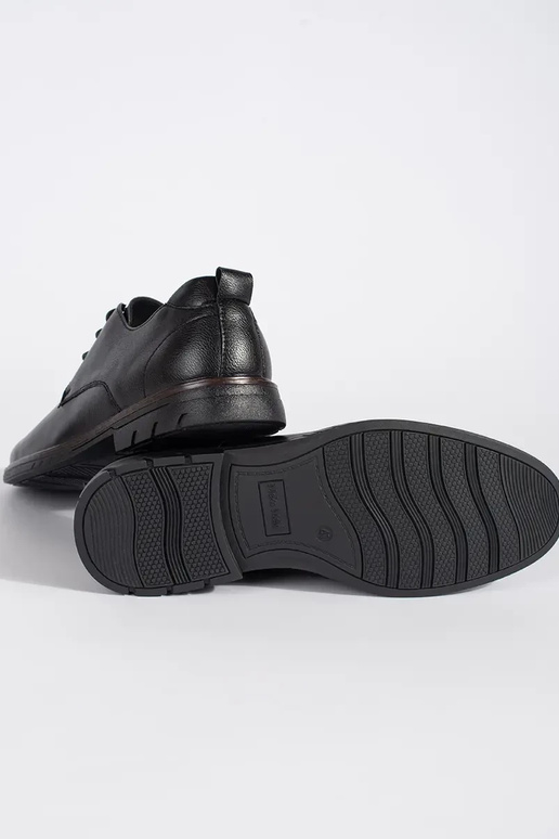 Zwarte sneakers met vetersluiting