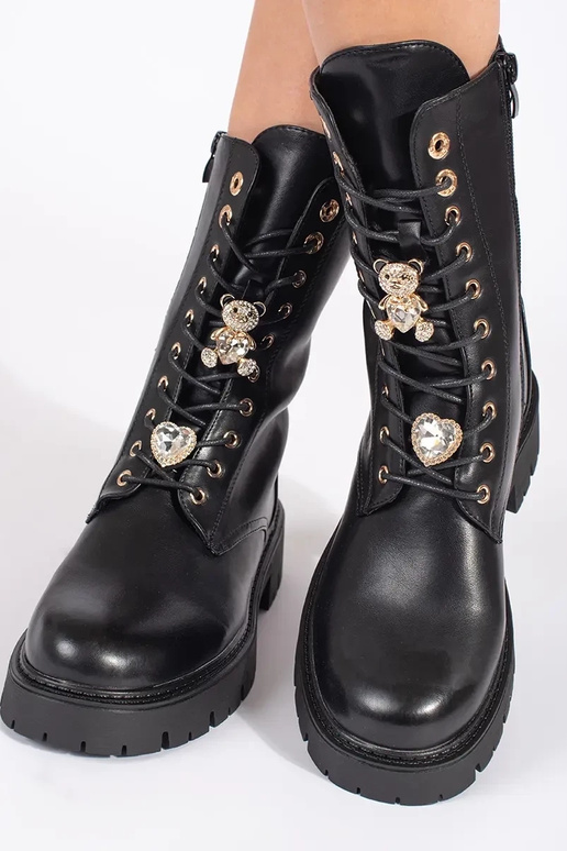 Zwarte plateauschoenen met vetersluiting Zwarte plateauschoenen met vetersluiting