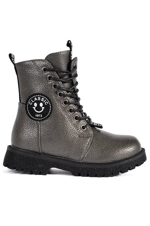 Kinderen geïsoleerd geregen laarzen...