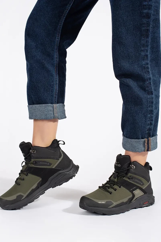 kaki kleuren Trekkingschoenen geïsoleerd kaki kleuren Trekkingschoenen geïsoleerd