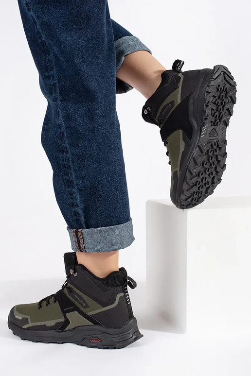 kaki kleuren Trekkingschoenen geïsoleerd kaki kleuren Trekkingschoenen geïsoleerd