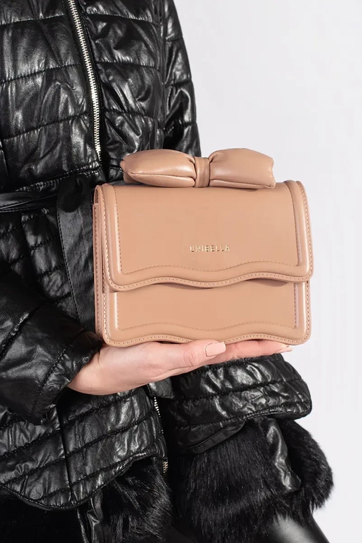 Klein beige elegante handtas met een...