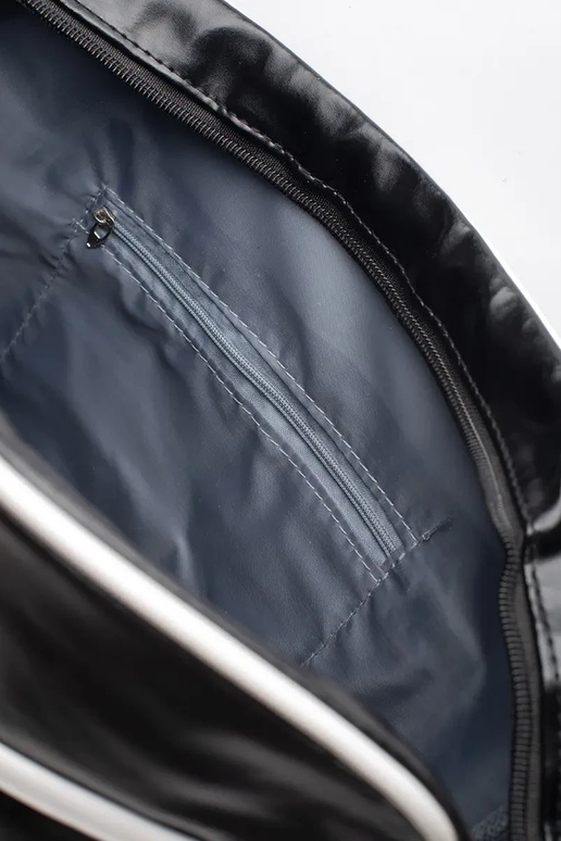 Zwarte sporttas met schouderriem