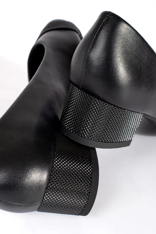 Zwarte dames pumps met lage hak Zwarte dames pumps met lage hak