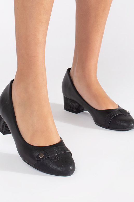 Zwarte dames pumps met lage hak Zwarte dames pumps met lage hak