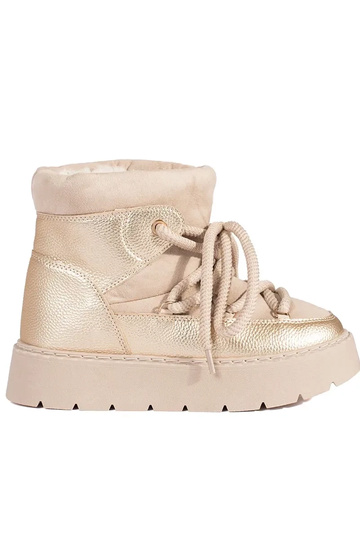 ivoor geregen SnoInboots...