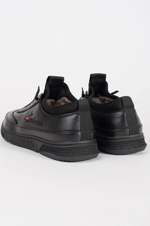 Zwarte warme sportschoenen Zwarte warme sportschoenen