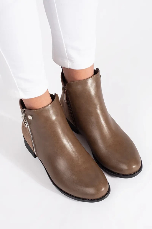 Bruine platte schoenen met slot