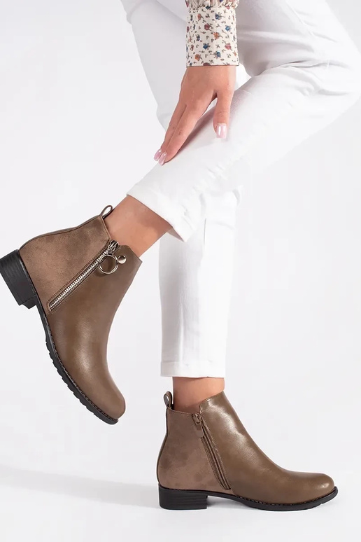 Bruine platte schoenen met slot