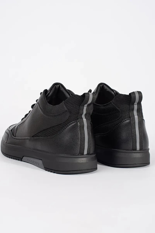 Zwarte warme heren schoenen Zwarte warme heren schoenen