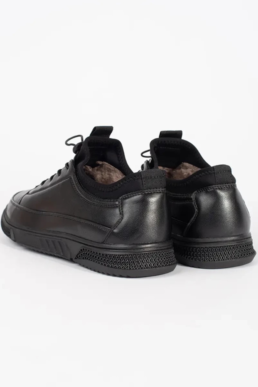 Zwarte warme heren sportschoenen Zwarte warme heren sportschoenen