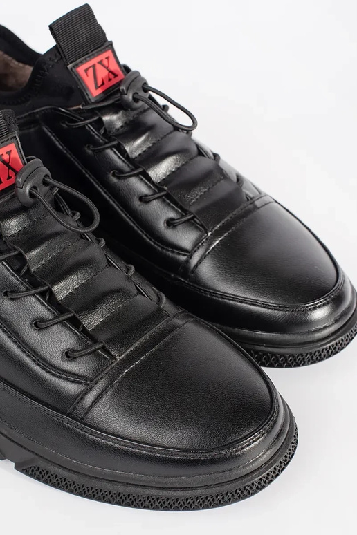 Zwarte warme heren sportschoenen Zwarte warme heren sportschoenen