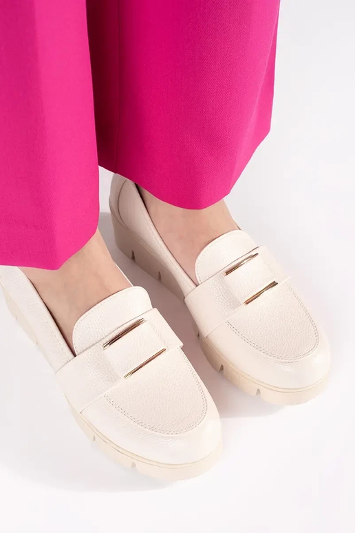 Blauwe mocassins van suède met ketting