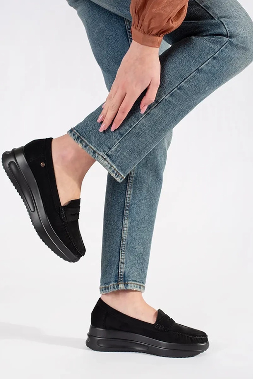 Witte met blauwe badslippers