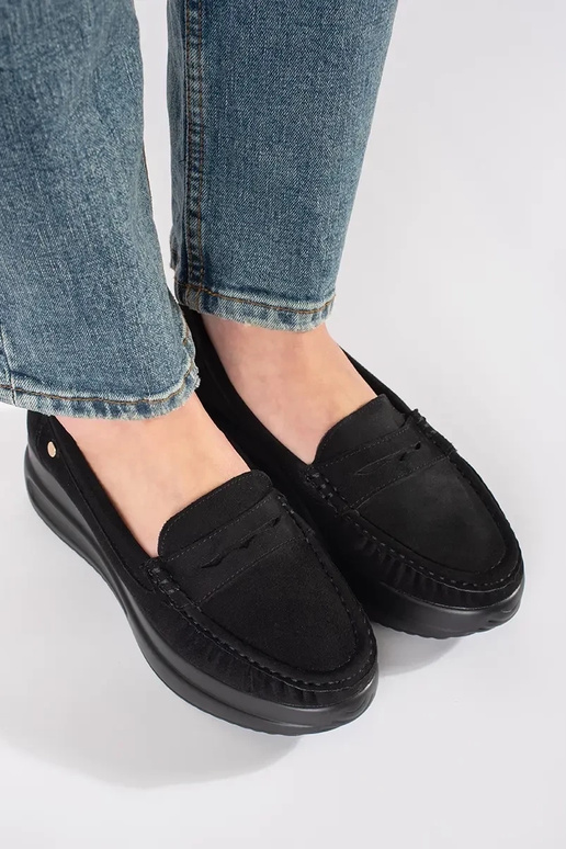 Witte met blauwe badslippers