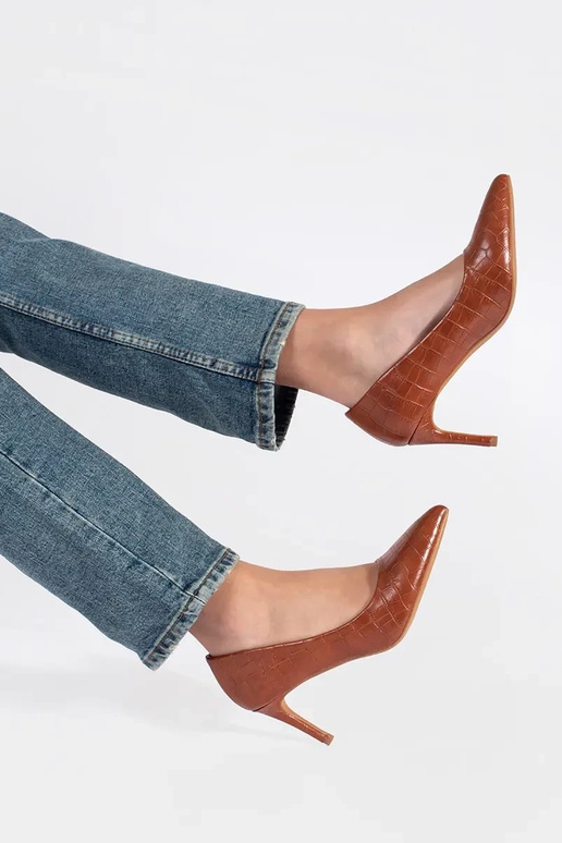 Bruine kleuren hakken op hak