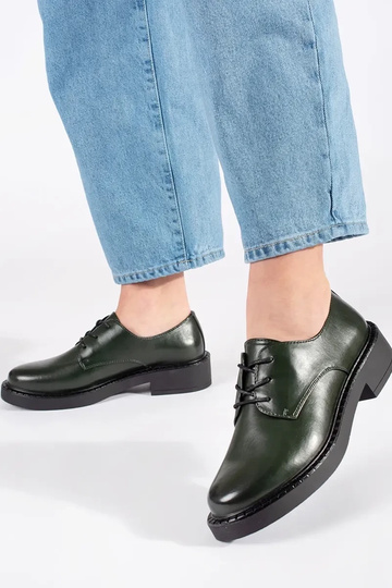 Groene schoenen op lage hak... 2