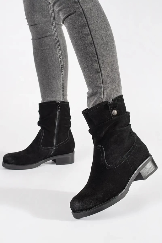 Zwarte Enkellaarsjes met Gerimpelde... Zwarte Enkellaarsjes met Gerimpelde...