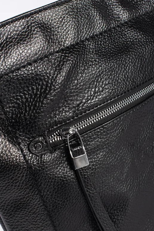 Zwarte tas met verstelbare schouderband