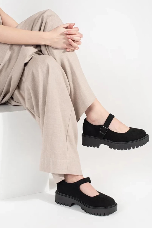 Zwarte halfhoge schoenen met plateau...