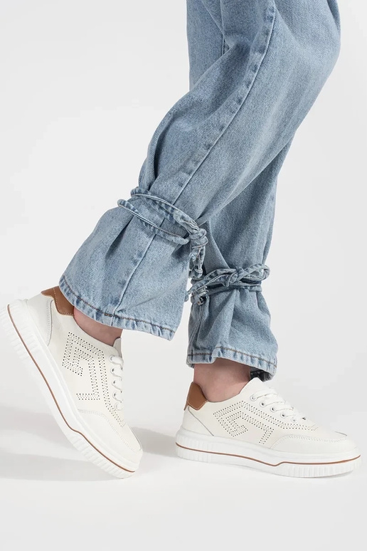 Witte leren perforatie sneakers model