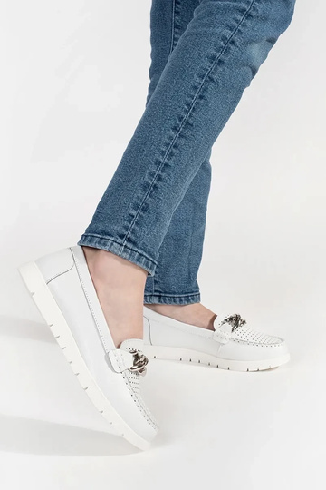 Witte leren instappers met... 2