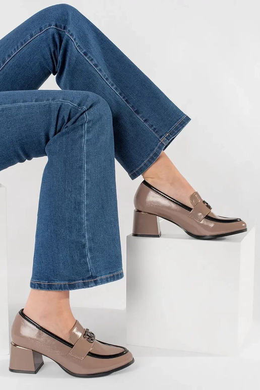 Stijlvolle enkellaarzen in taupe Stijlvolle enkellaarzen in taupe