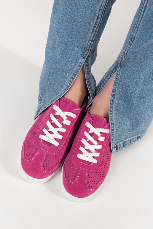 roze sneakers model met perforaties...
