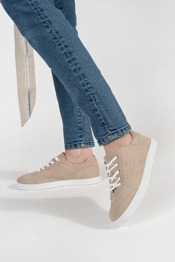 Zandkleurige sneakers model... 2