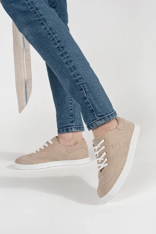 Zandkleurige sneakers model van leer Zandkleurige sneakers model van leer