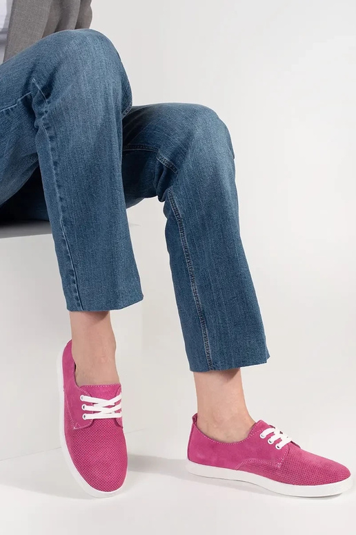 Roze ajour schoenen van natuurlijk leer Roze ajour schoenen van natuurlijk leer