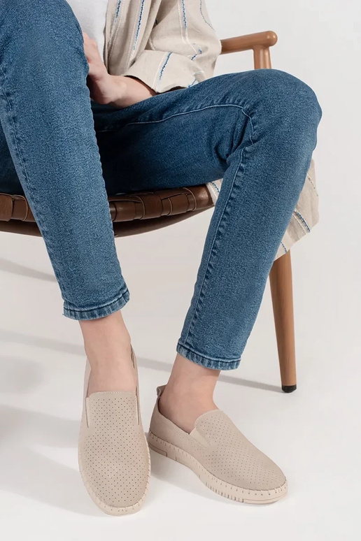 Leren zandkleurige instappers licht Leren zandkleurige instappers licht