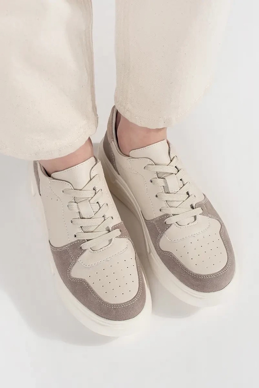 Zandkleurige leren sneakers met platform Zandkleurige leren sneakers met platform