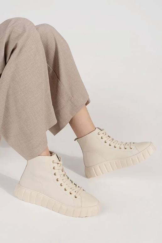 Hoge dameschoenen licht zandkleurig...