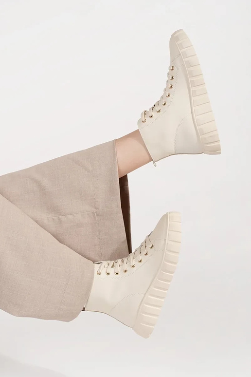 Hoge dameschoenen licht zandkleurig...