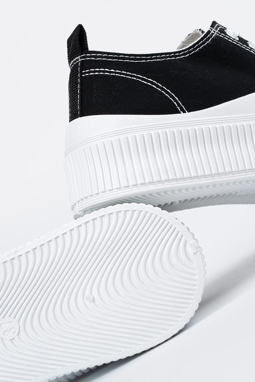 Zwart-Witte Sneakers model met dikke... Zwart-Witte Sneakers model met dikke...