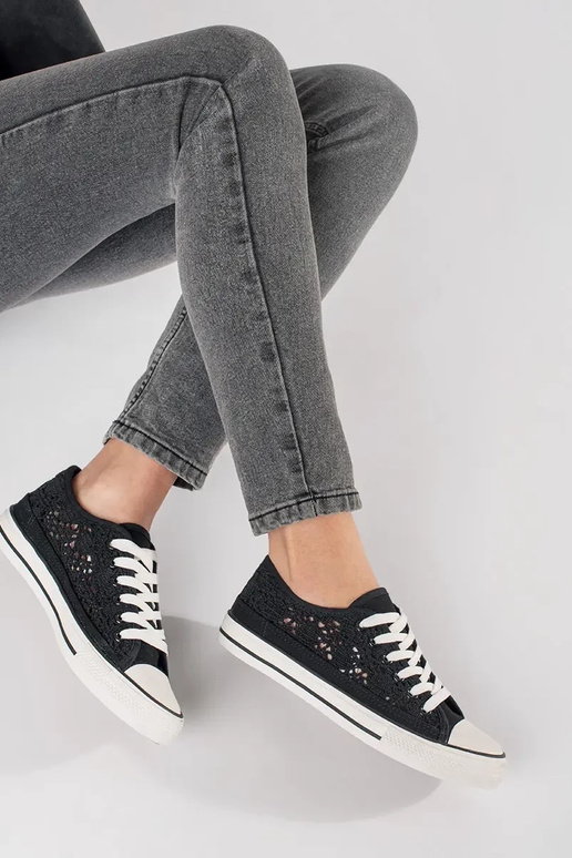 Zwarte geperforeerde schoenen Zwarte geperforeerde schoenen