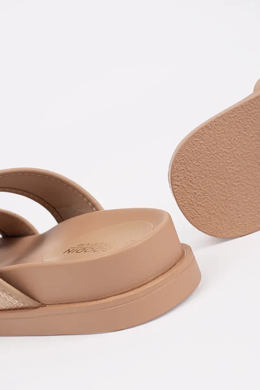 Lygiapadės slippers zandkleur met gespen Lygiapadės slippers zandkleur met gespen