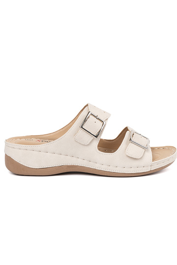 Sandalen op een lage...