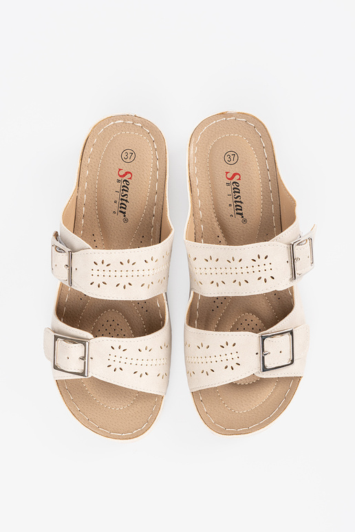 Sandalen op een lage plateau met... Sandalen op een lage plateau met...